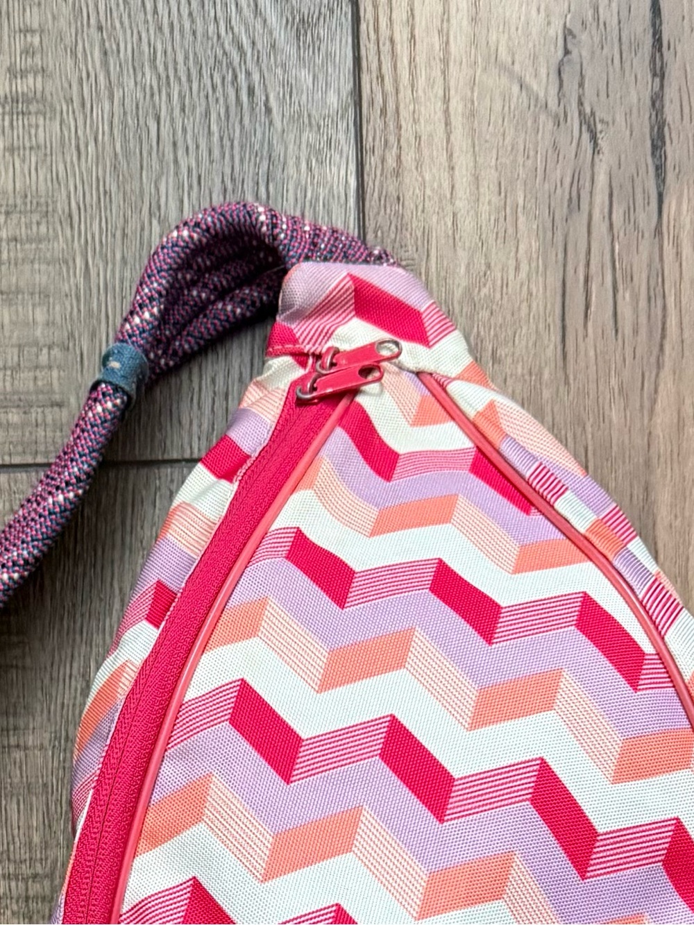 Kavu Paxton Sling Bag Summer Popsicle - Picture 4 of 5